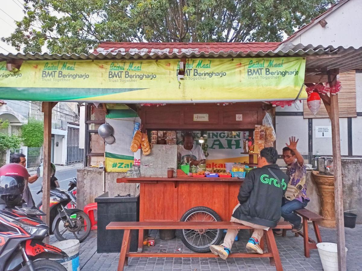 Manggolo Homestay Syariah Jogjakarta Buitenkant foto